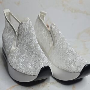 Elegant White Lace Slip-On Women's Shoes